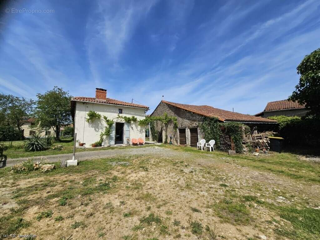 Maison à SAINT-CLAUD