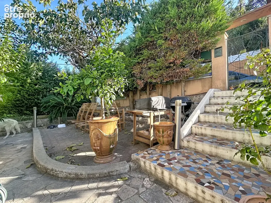 Carry-le-rouet   maison avec vue dégagée + 2 appartements - potentiel locatif - photo 3