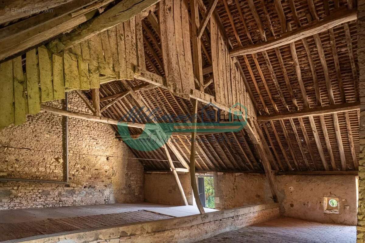 Maison à SOUGERES-EN-PUISAYE