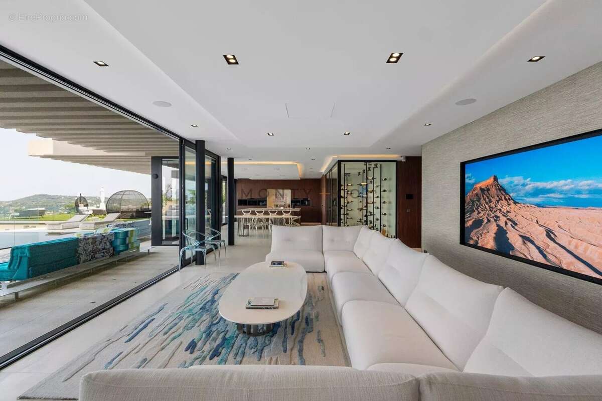 Vue mer à couper le souffle –  Vente propriété contemporaine neuve dans un domaine exclusif aux portes de Saint-Tropez - photo 10