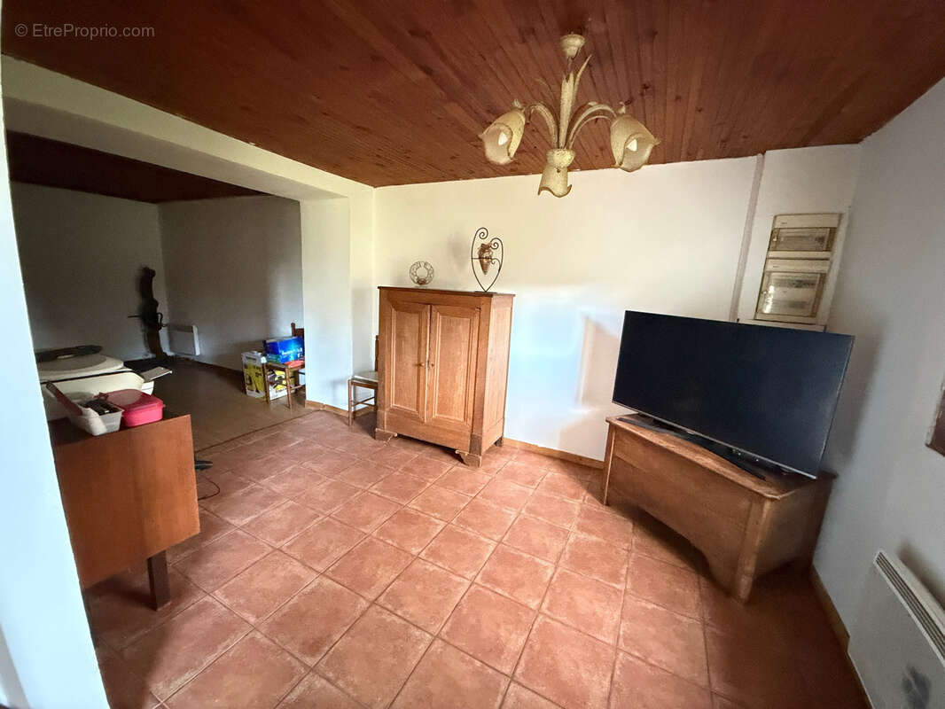 Maison à SEMUR-EN-VALLON