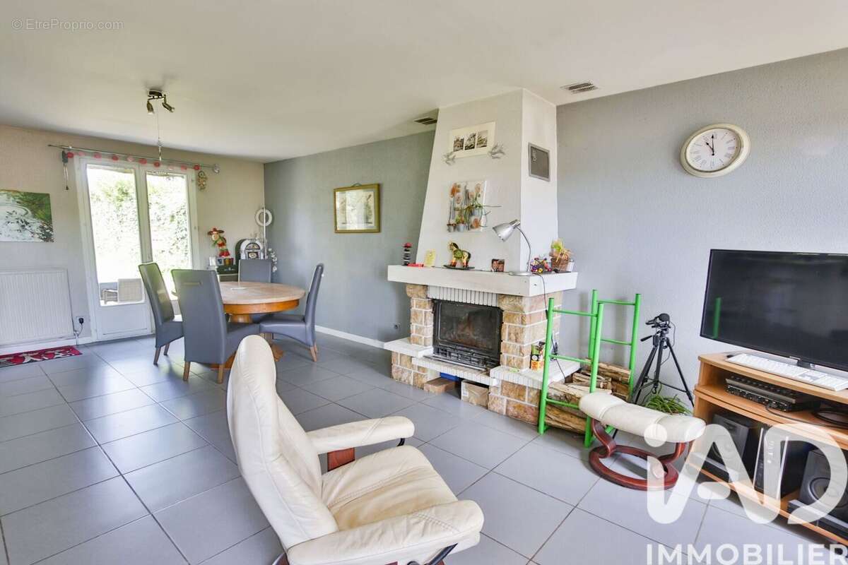 Maison 93 m² à Bouguenais  - photo 4