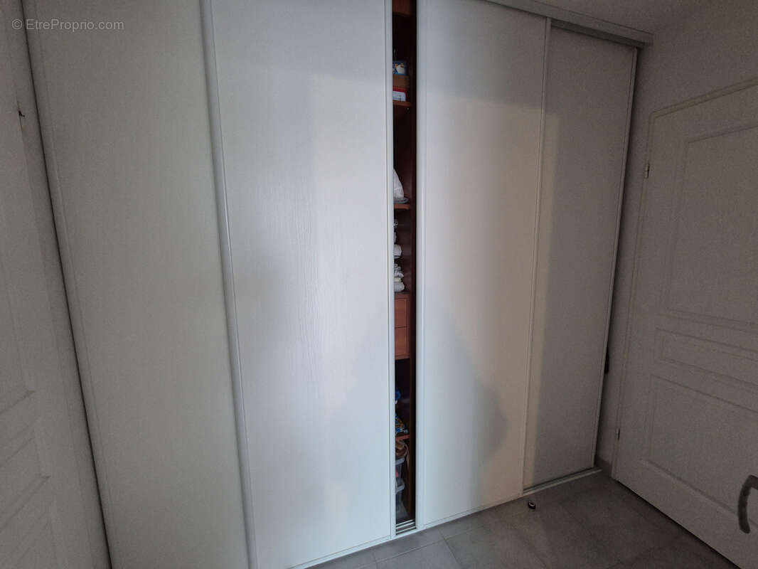 Maison à SAINT-LAURENT-DE-LA-PREE