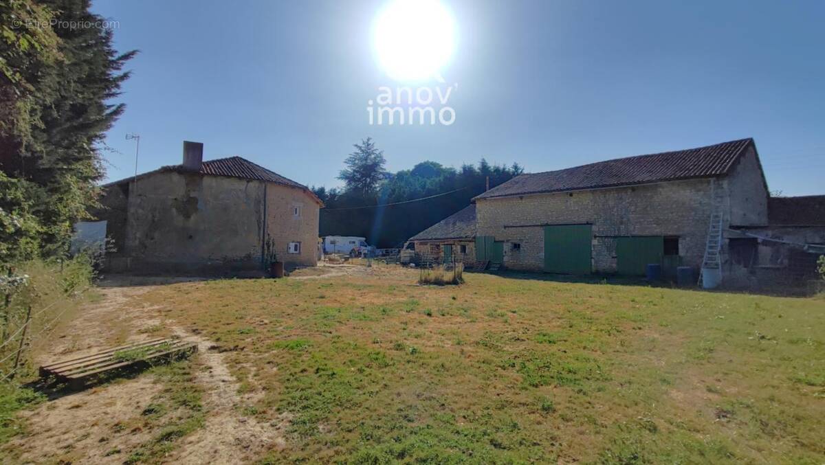 Maison à SAVIGNE