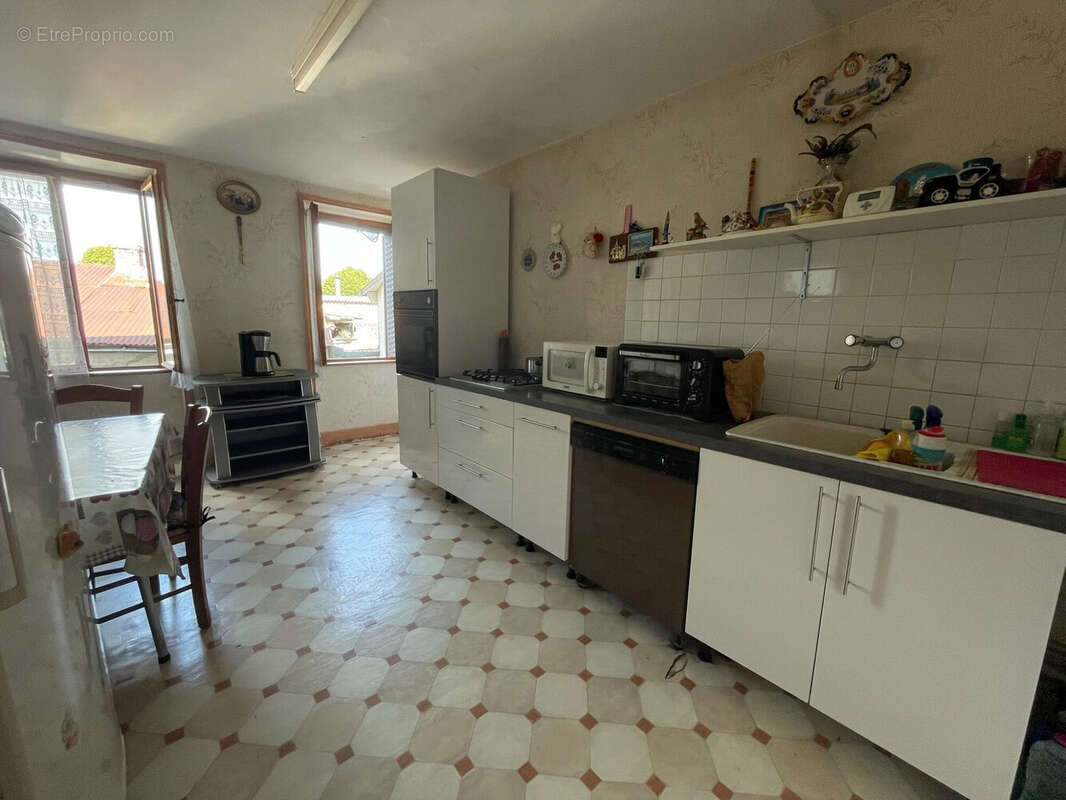 Maison 115 m² à Giat  - photo 3