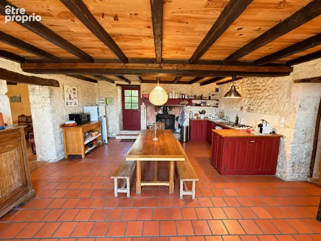 Belle maison en pierre avec piscine et vue imprenable - photo 4
