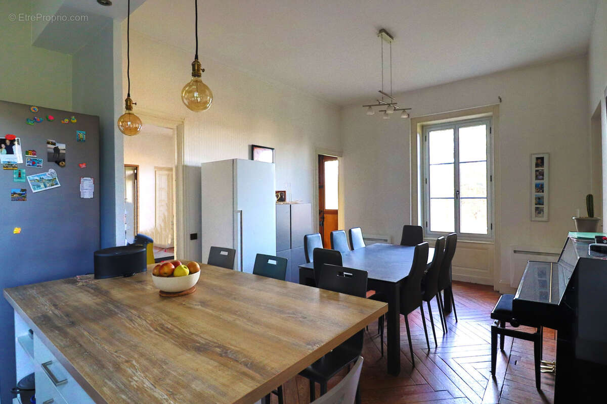 Maison à CHARBONNIERES-LES-BAINS