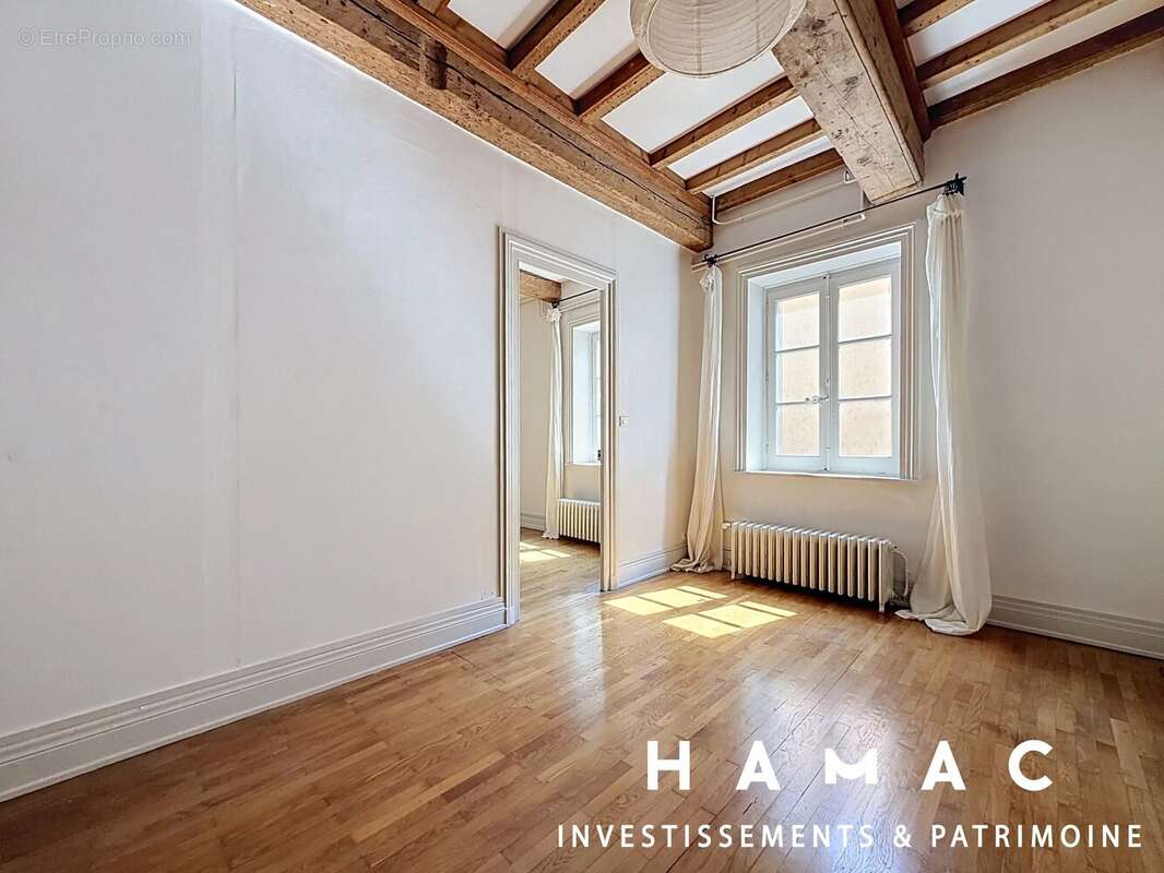 Maison de 260m2 - 1000m2 de terrain - Stationnement - photo 18