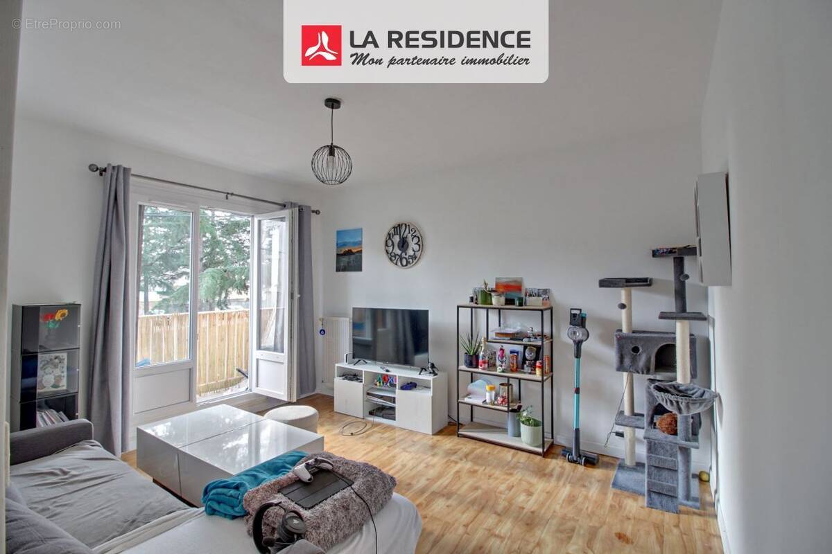 Appartement à LES MUREAUX