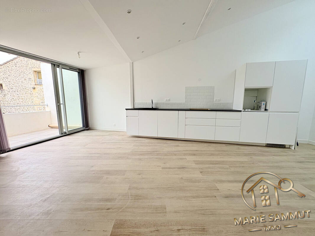 Maison 80 m² à Saint-Genies-Des-Mourgues  - photo 2