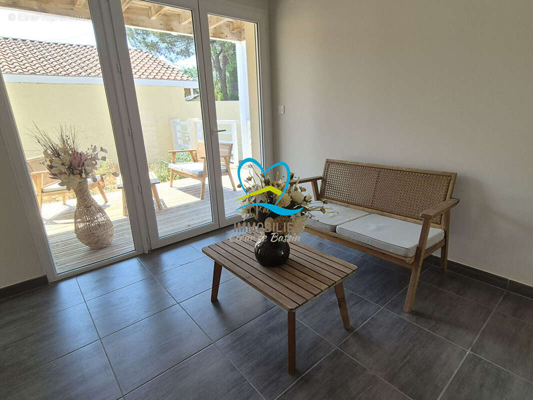 Appartement  3 pièce(s) 65.70 m2 CASSY - photo 3
