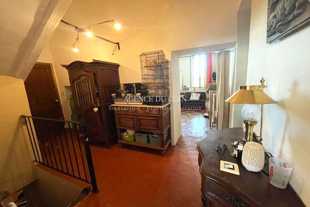 Maison à LE MUY