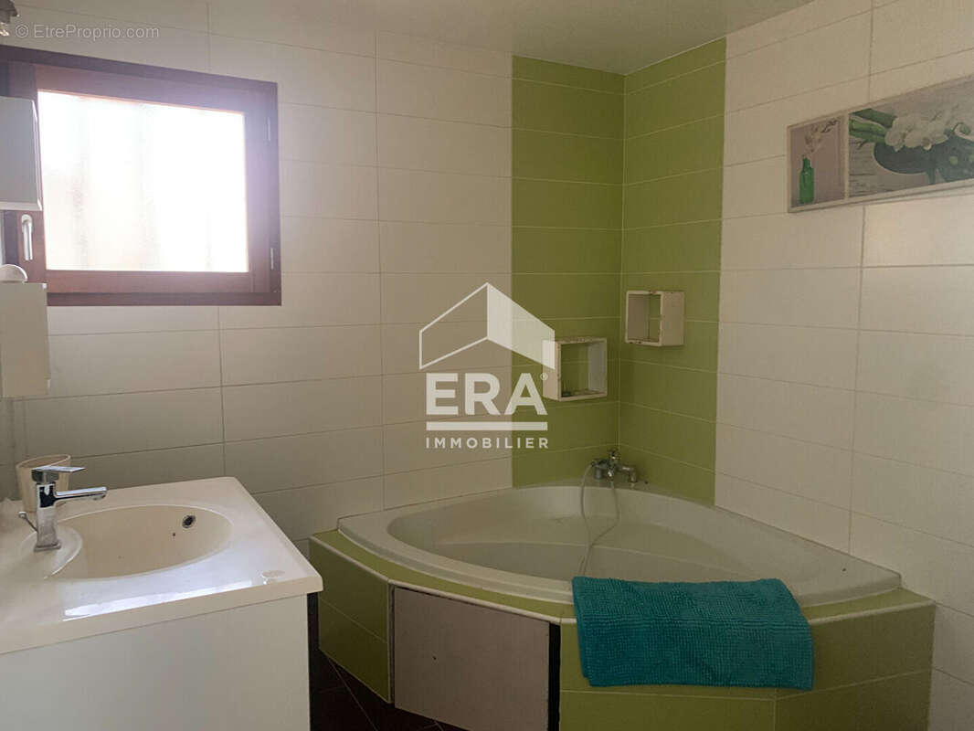 Maison à SAINT-CLAIR-DE-LA-TOUR