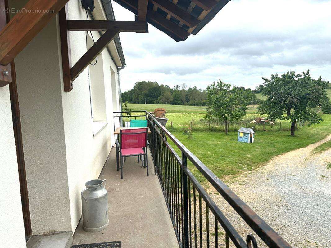 Maison à VICQ-SUR-NAHON