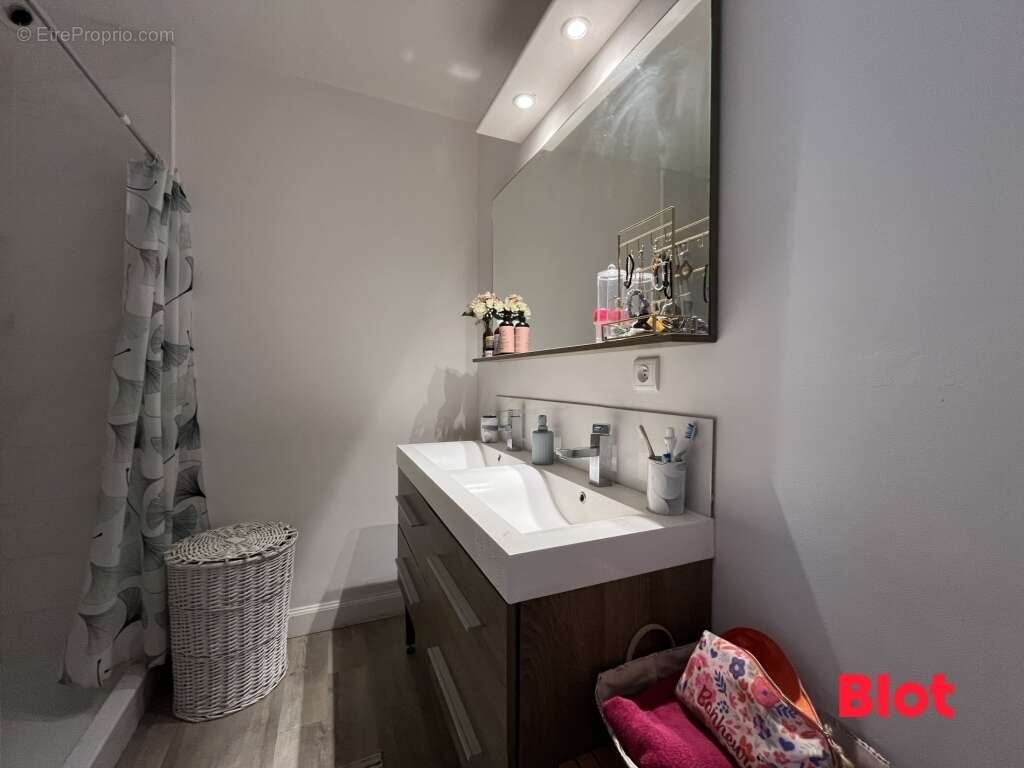 Maison 93 m² à Bain-De-Bretagne  - photo 7