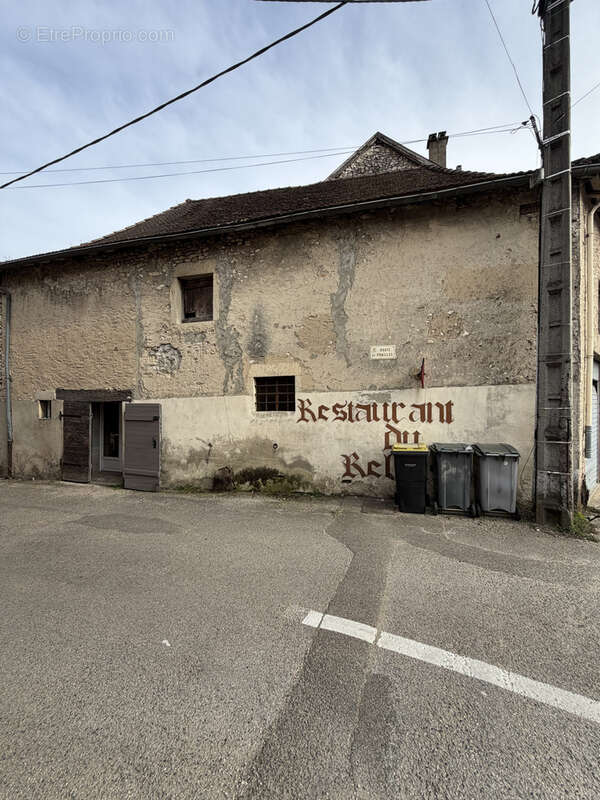 En exclusivité, murs commerciaux  d'une bâtisse de 396 m2 environ (ancien Bar-restaurant + logement) 38510 - photo 9