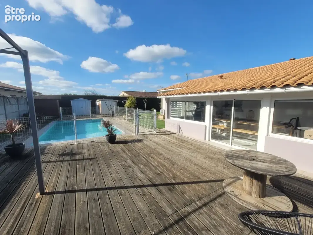 Maison à vendre avec jardin et piscine - photo 15