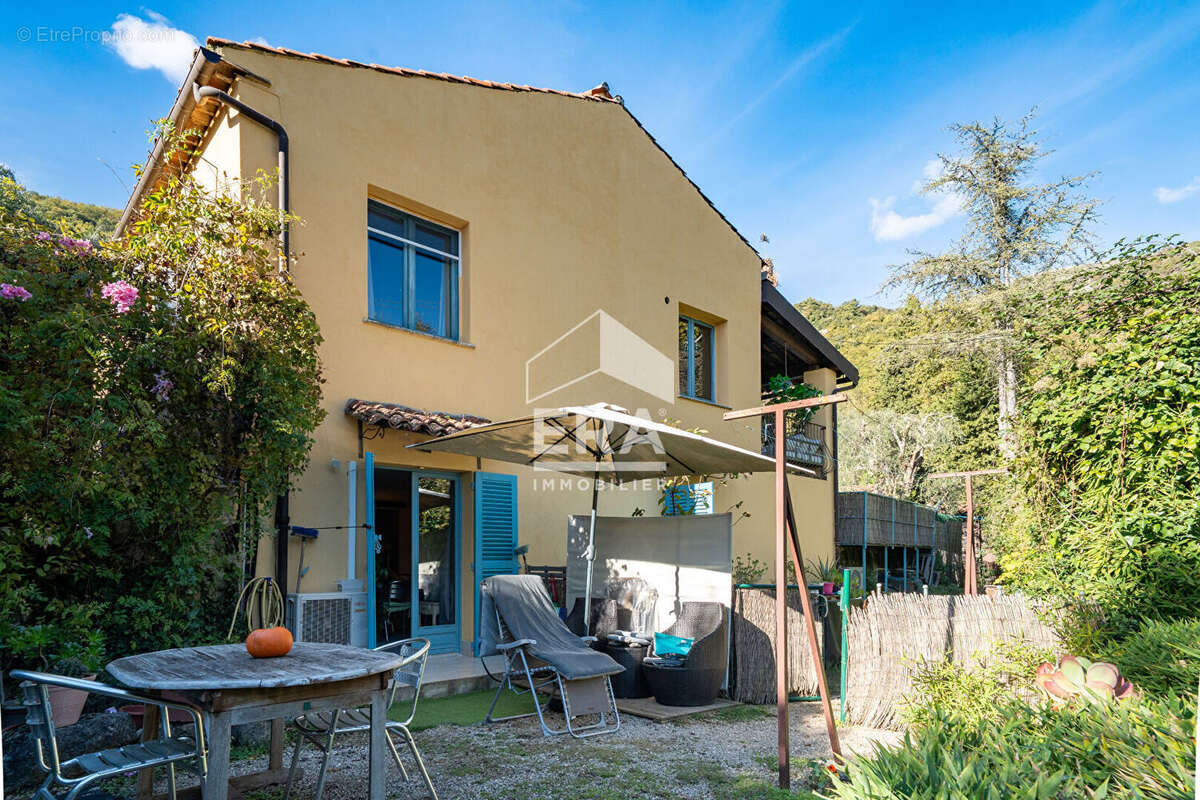 Maison à TOURRETTES-SUR-LOUP