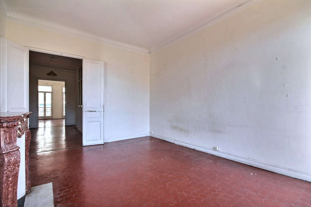 Appartement à MARSEILLE-6E