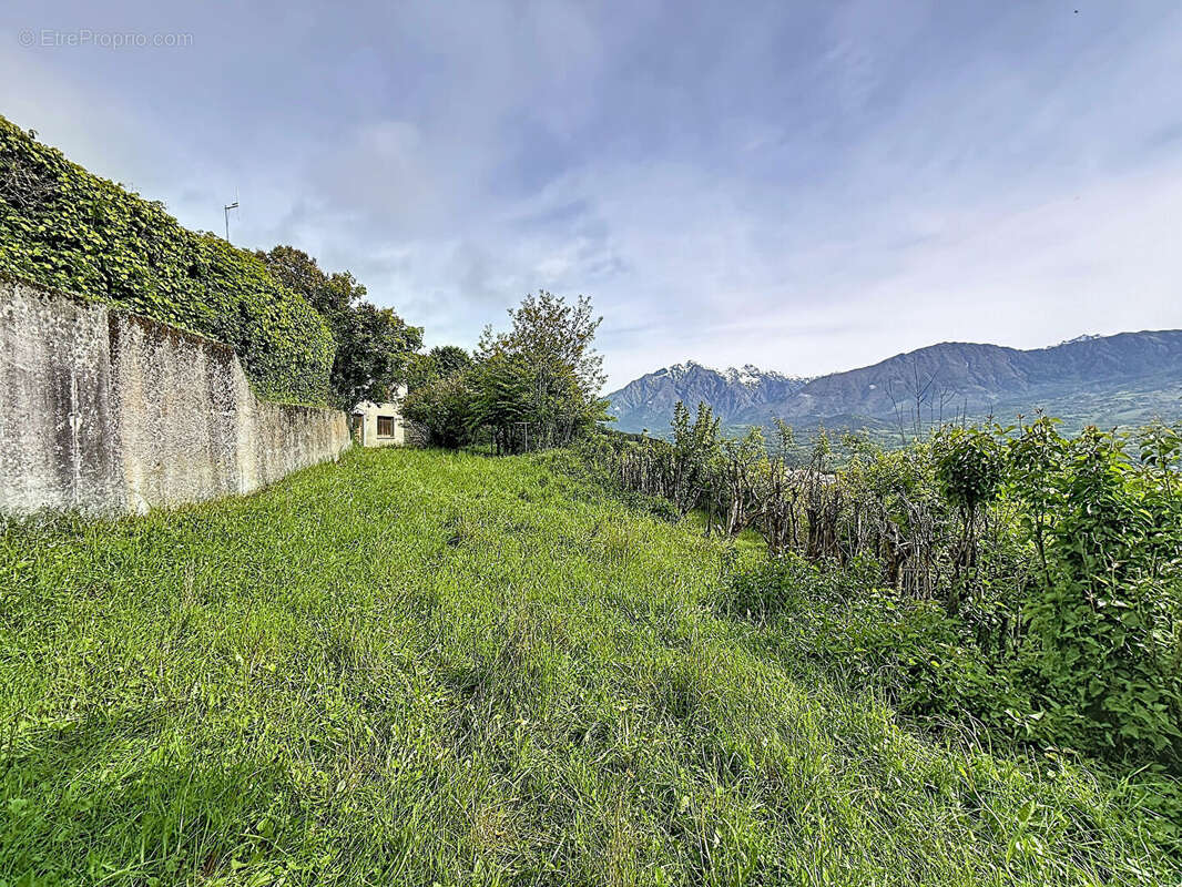 Terrain à LA FARE-EN-CHAMPSAUR