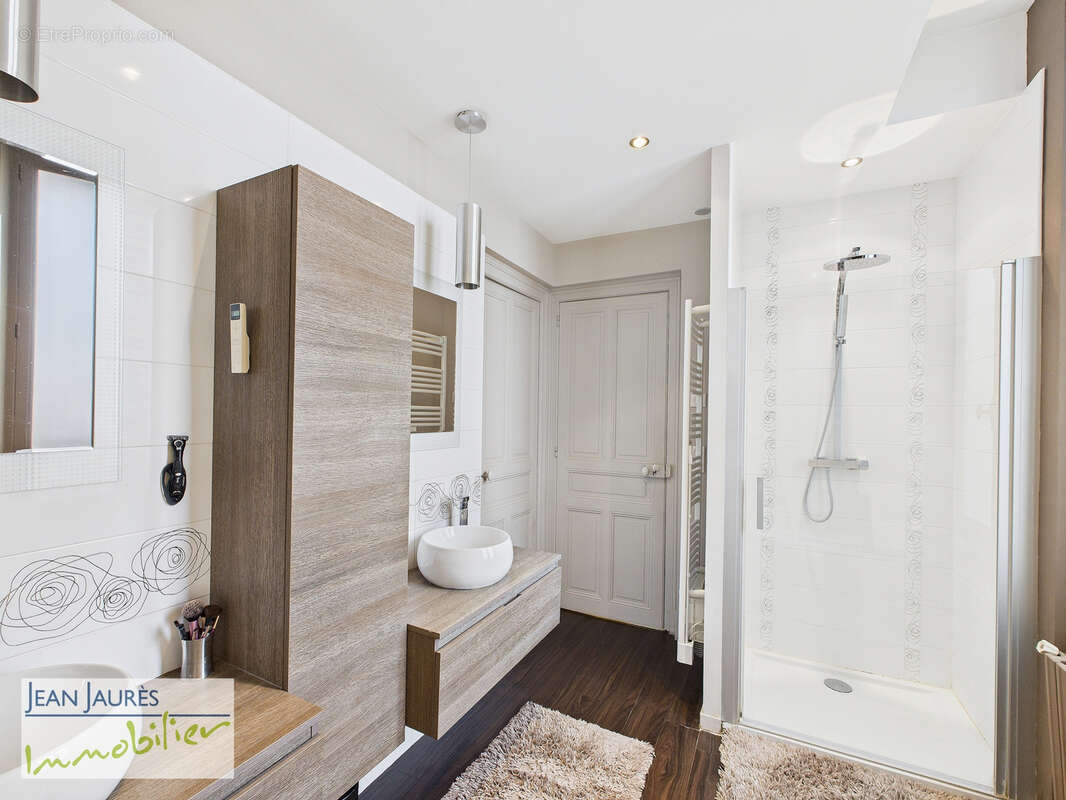 Maison à SAINTE-SAVINE