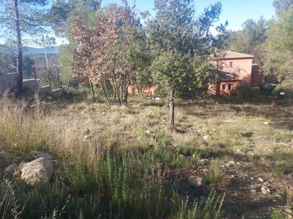 Terrain 850 m² à Rocbaron  - photo 3