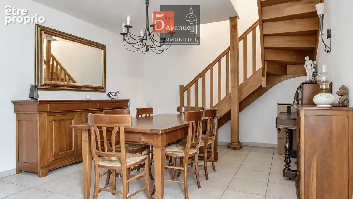 Maison avec cour et 3 chambres à vendre à Chantilly centre ville - photo 3