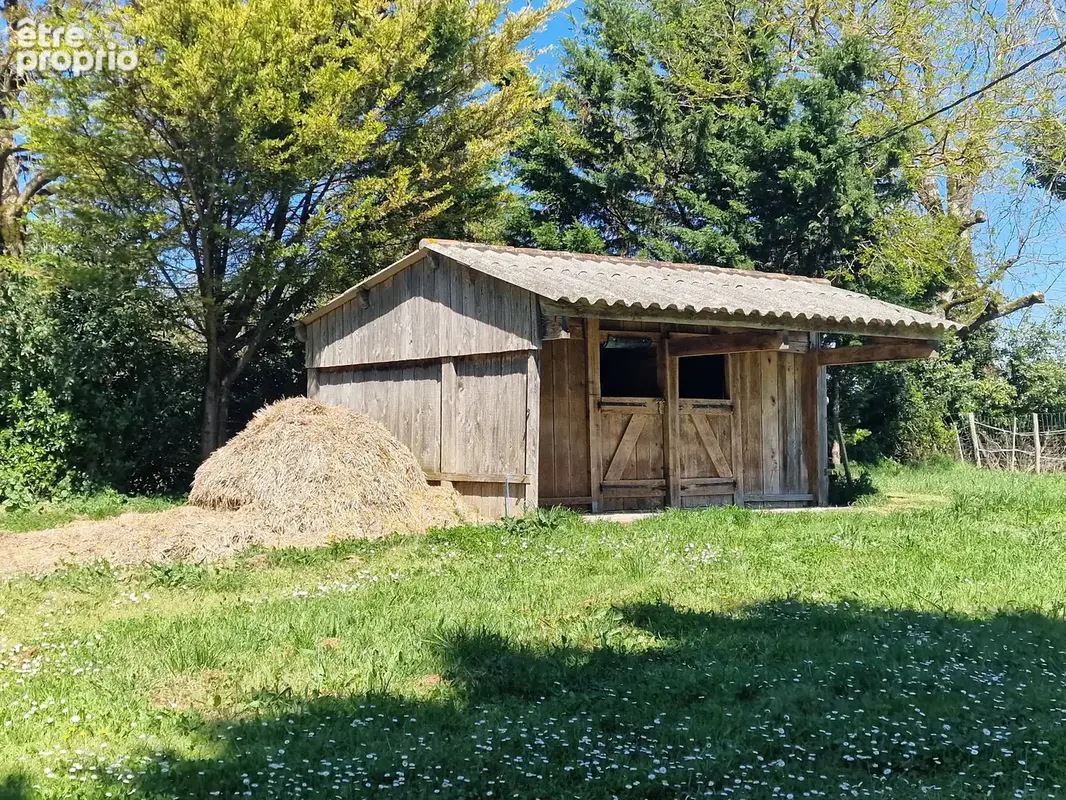 Maison de maitre à l'entrée du village - photo 17