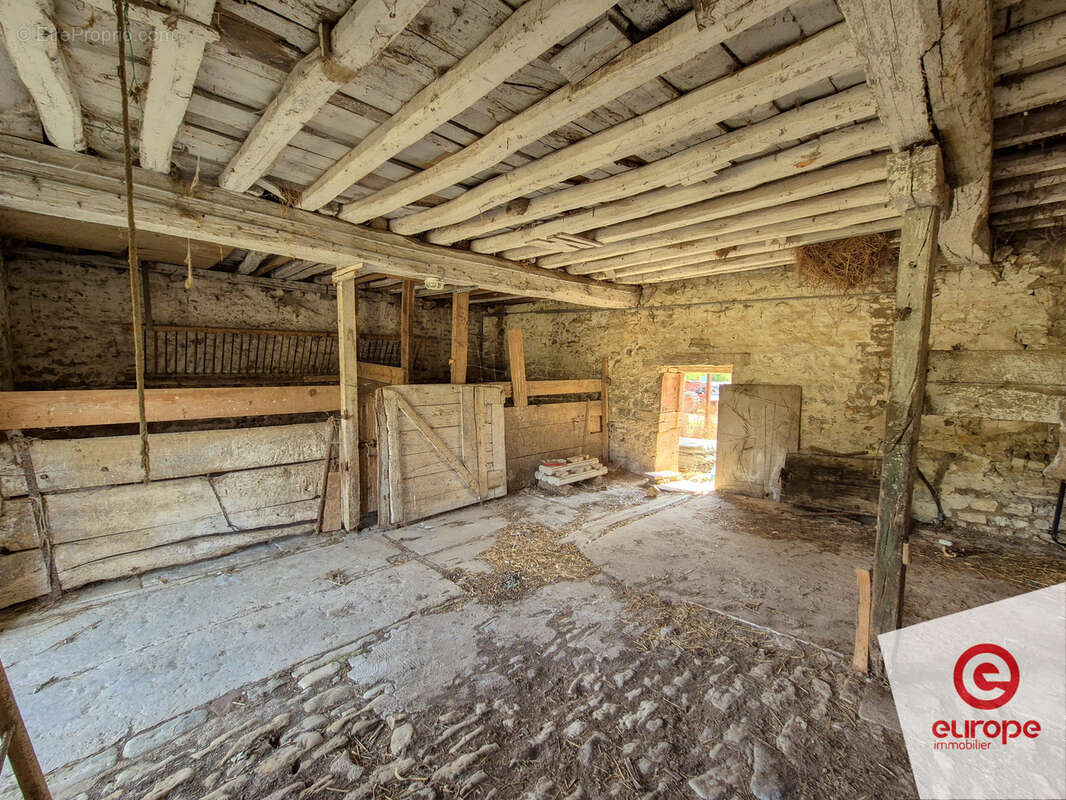 Ferme 10 pièces de 258m2 avec jardin et dépendances à Guillon-Terre-Plaine - photo 18