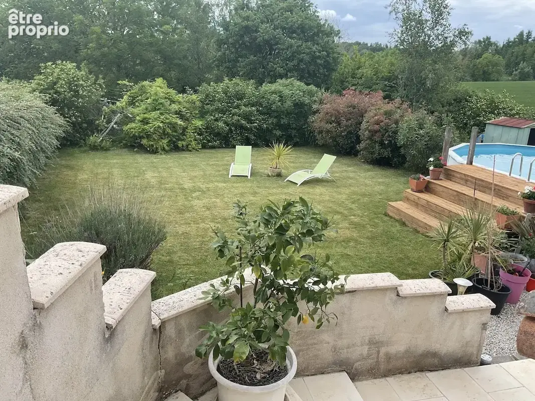 2 maisons en pierre renovée au calme, avec atelier sur terrain d'environ 1500m2 - photo 2