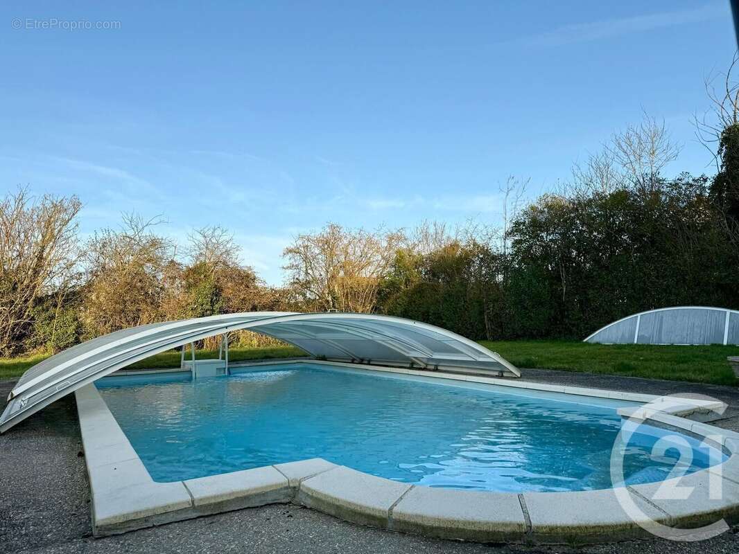 Maison à SAINT-OUEN-MARCHEFROY