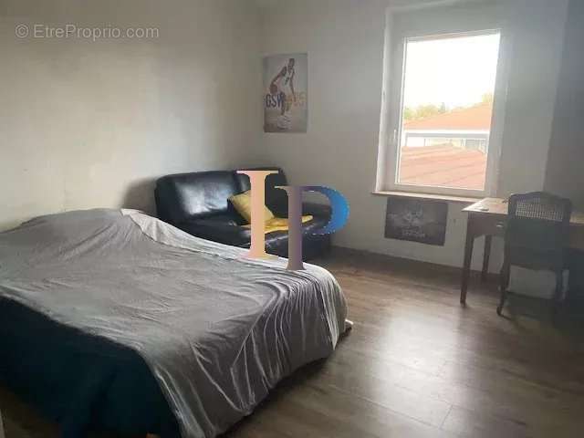 Maison à POUILLY-SOUS-CHARLIEU