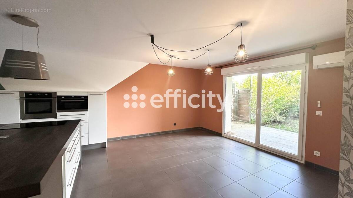 Appartement à VAULX-EN-VELIN
