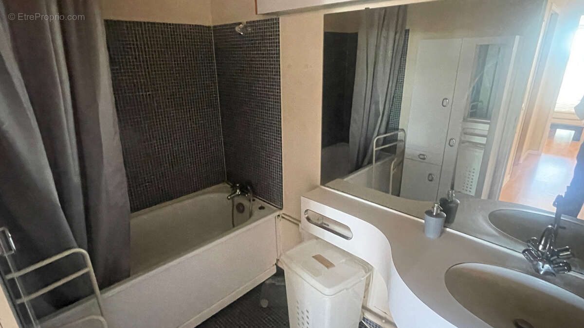 Appartement à MARSEILLE-1E