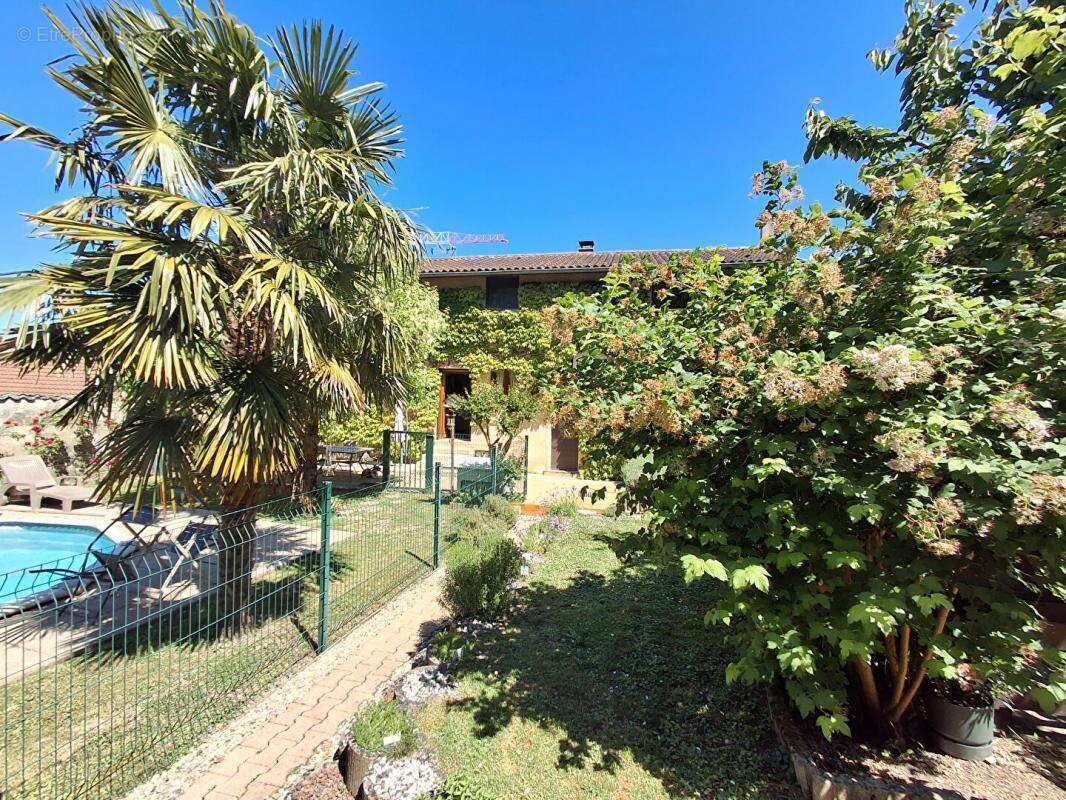 Maison à SAINT-SYMPHORIEN-D&#039;OZON