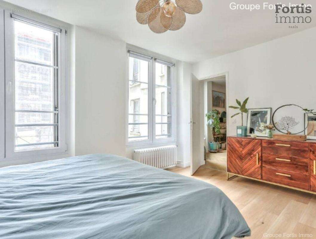 Appartement à PARIS-2E