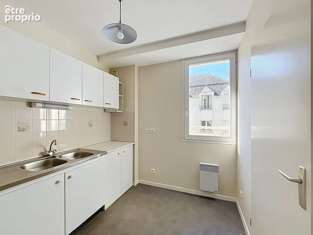 Centre ancien, dernier étage T2 Orléans 48.2 m² - photo 3