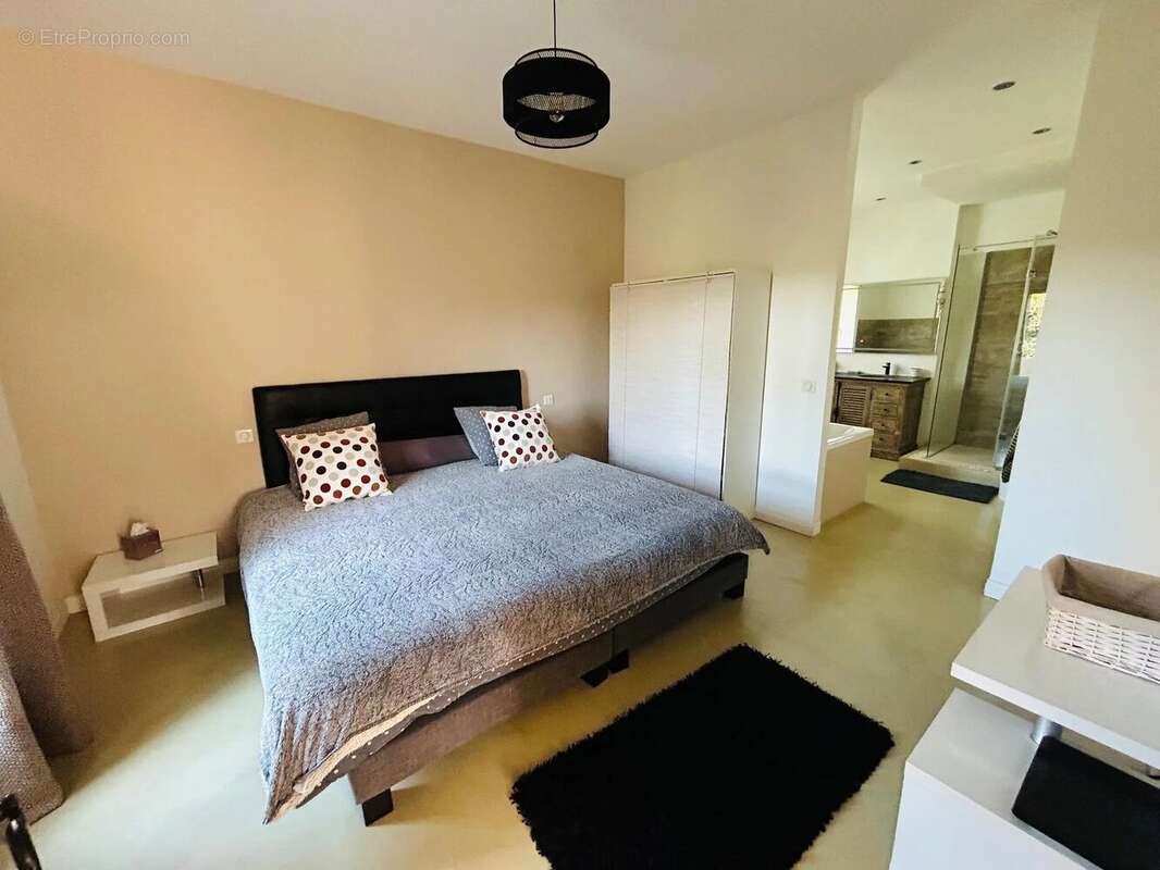 Maison à MOUGINS