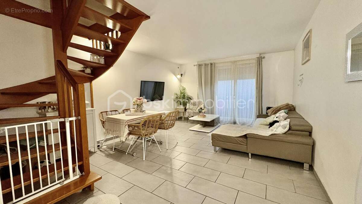 Duplex f4 sur la commune de ris-orangis (91130) - photo 3