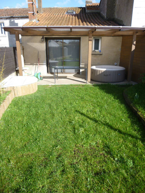 Maison à LES HERBIERS