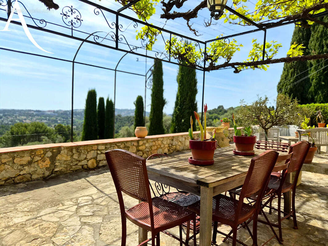 Maison à MOUGINS