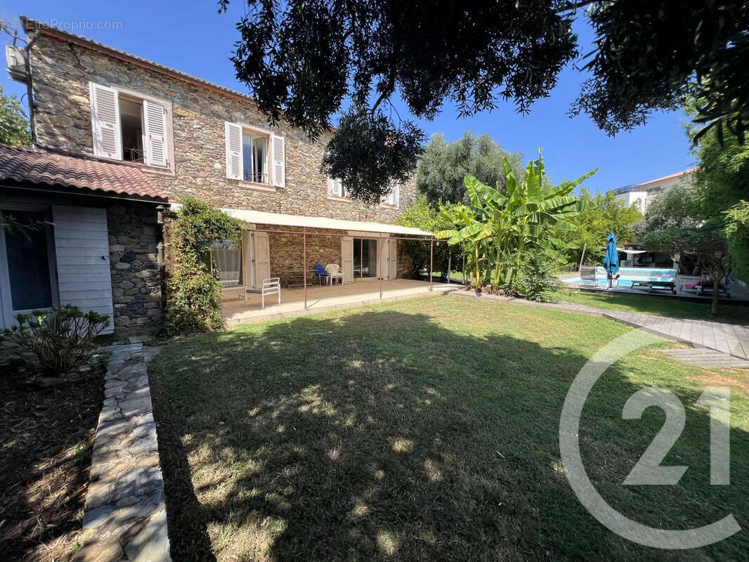 Maison 183 m² à Lucciana  - photo 2