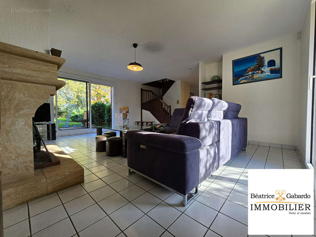 Maison St Genis Laval 5 pièce(s) 130  m² - photo 4