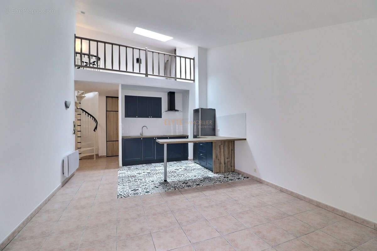 Appartement à SAINT-CHAMAS