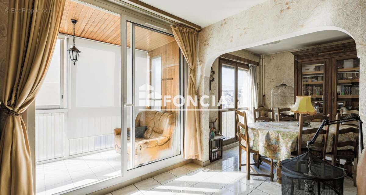 Appartement à ECHIROLLES