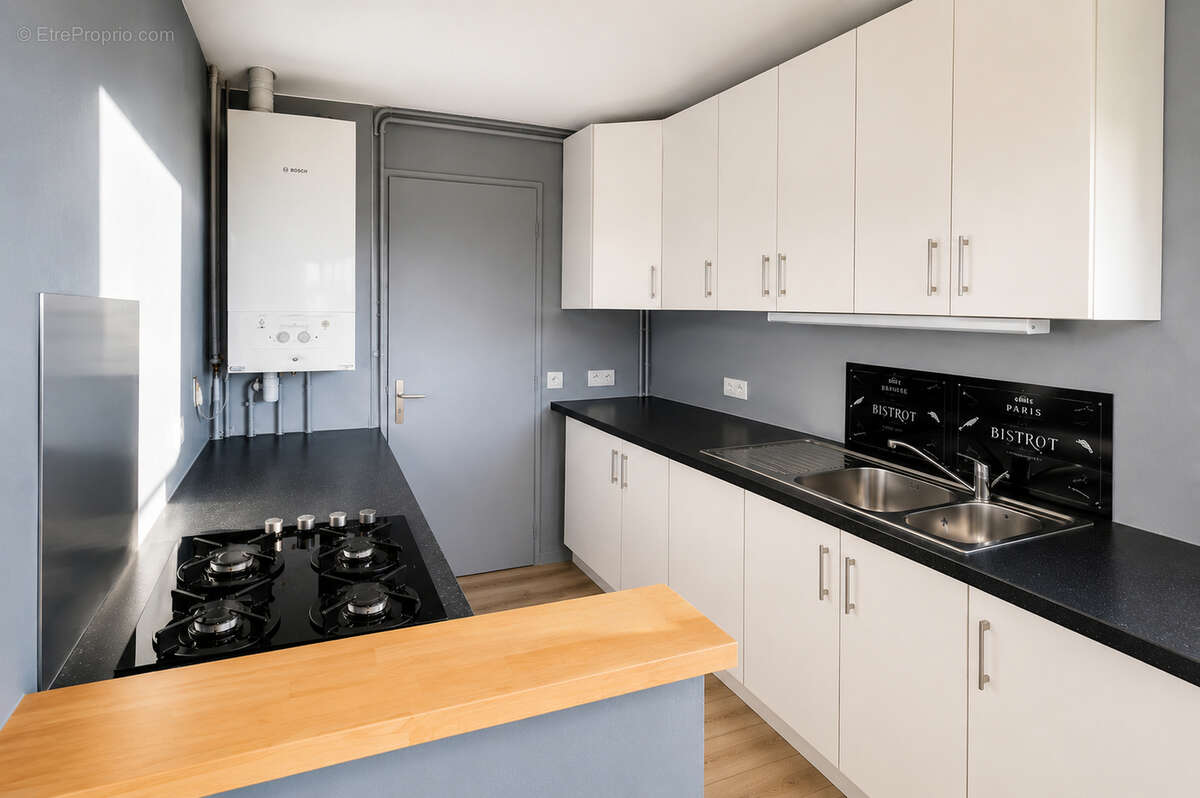 * Vue Mer * APPARTEMENT 3 Pièces avec 2 Chambres et coin nuit * (83430) SAINT MANDRIER SUR MER *3 pièce(s) 76.75 m2 - photo 5