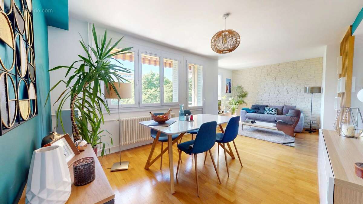 Appartement à TASSIN-LA-DEMI-LUNE