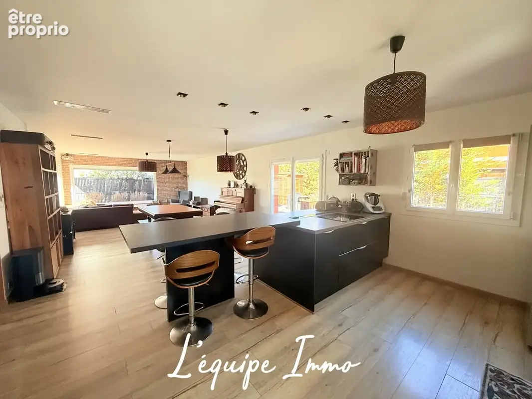 Coup de Coeur! Maison T5 plain-pied de 145 m2 avec Garage et piscine - - photo 4