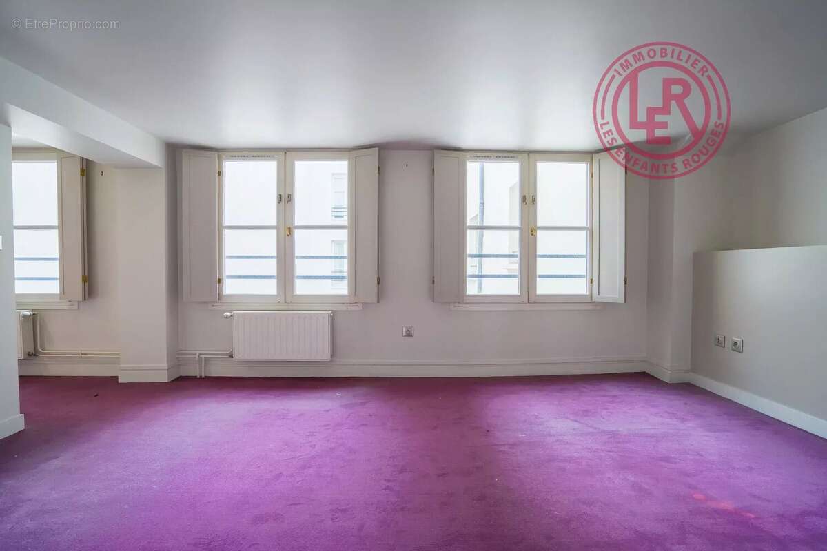 Appartement à PARIS-3E