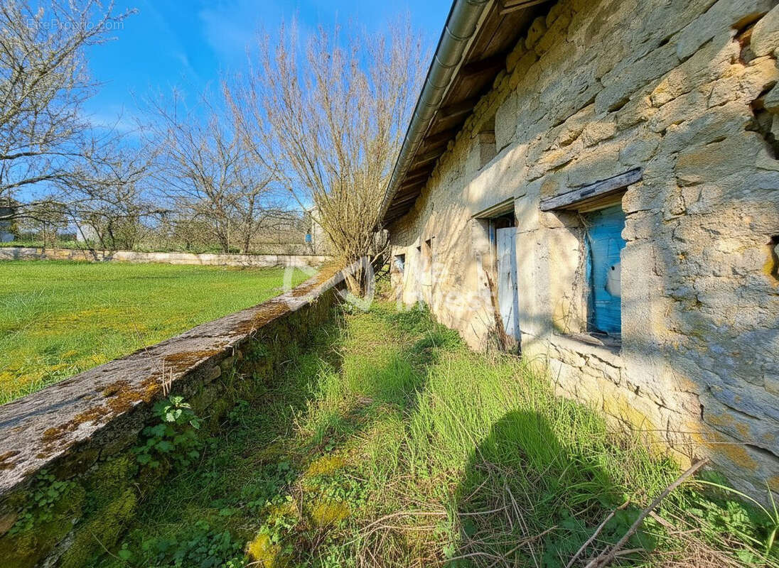 Maison à LUZY-SAINT-MARTIN